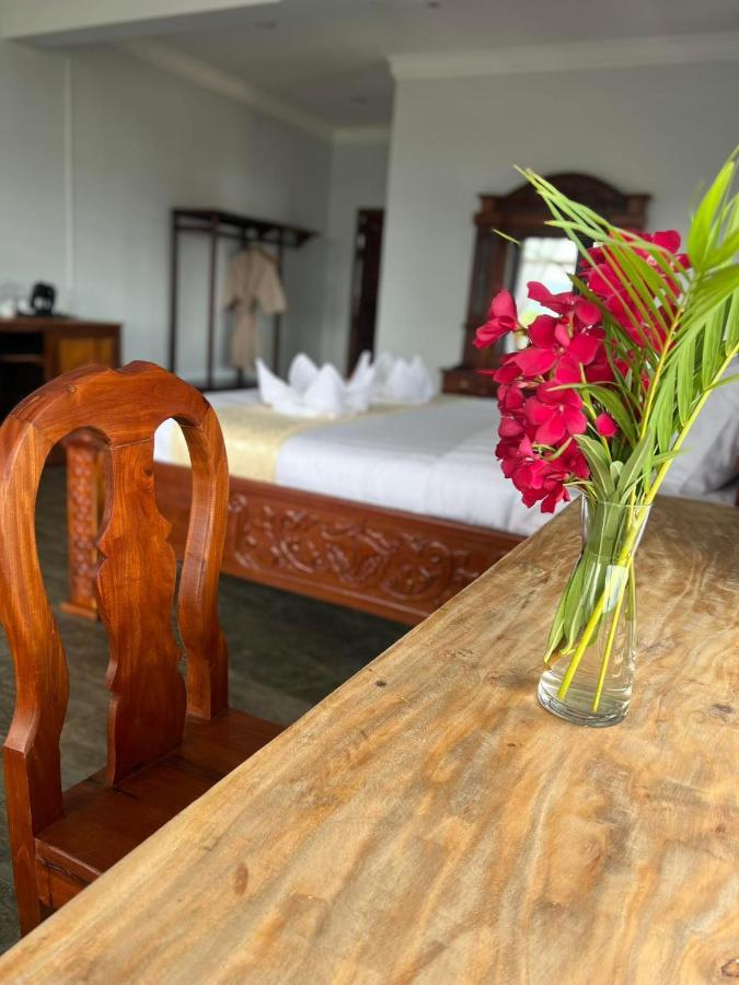 The Moon Kampot Boutique Hotel Kültér fotó
