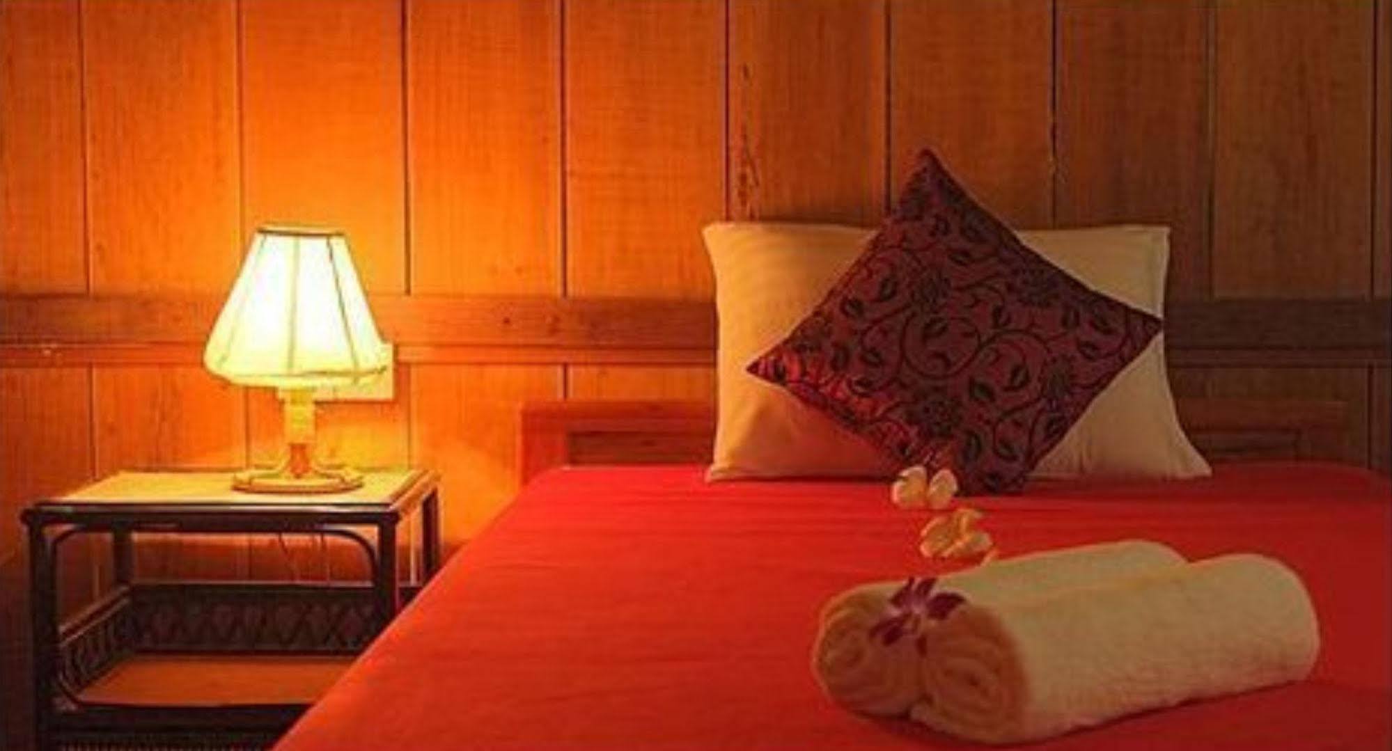 The Moon Kampot Boutique Hotel Kültér fotó